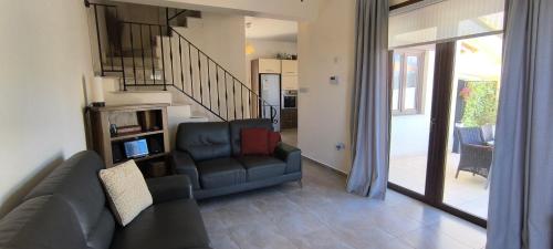 Гостиная зона в Pissouri Hills Retreat