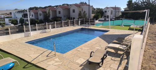 Бассейн в Pissouri Hills Retreat или поблизости
