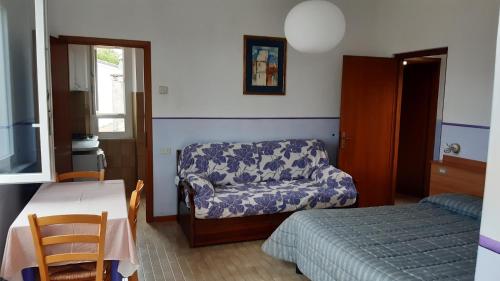 Giường trong phòng chung tại cascina dei peri