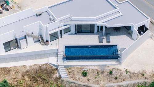 Villa M BAYFRONT YONAHA -Pool&Sauna Retreat-