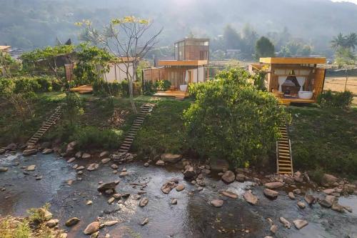 Photo de la galerie de l'établissement ลมหายใจ โฮมสเตย์ บ่อเกลือ น่าน Lomhaijai Homestay, à Ban Pha Khap