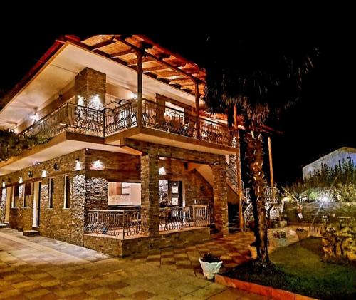 Petroula Suites Pozar