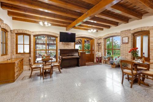 Μια τηλεόραση ή/και κέντρο ψυχαγωγίας στο Casa Adam