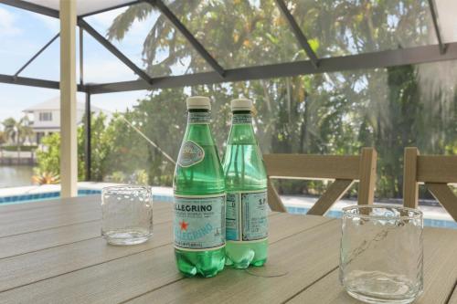 Minuman di 737 Nautilus Court
