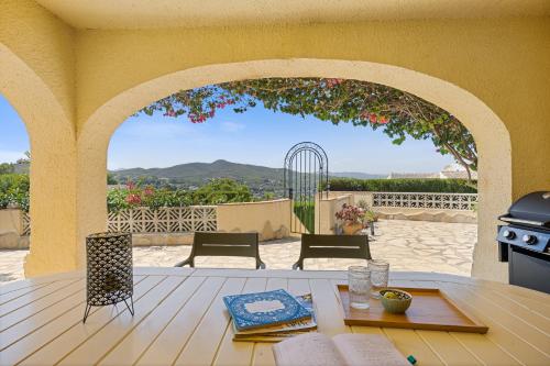 Authentic groundfloor apartment in beautiful villa, Javea