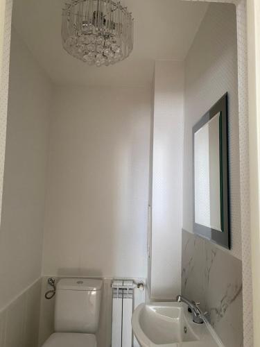 Ένα μπάνιο στο Apartament w centrum Lipna 80 m2