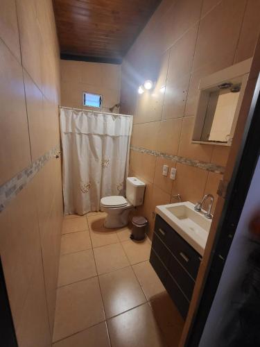Un baño de Si Mi Capitán - Cabañas & Habitaciones