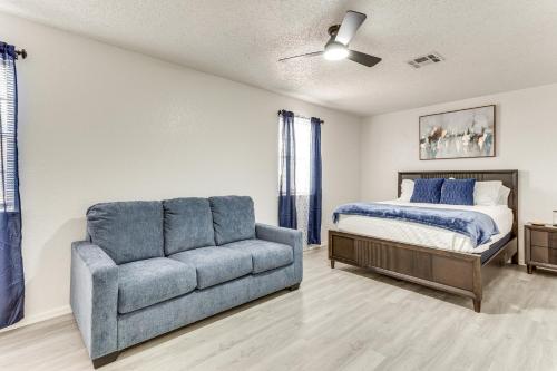 Una cama o camas en una habitación de South OKC Home with Hot Tub-Game Room 18 Mi to OU!
