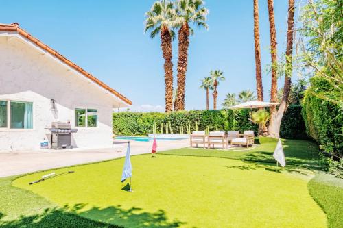 Zahrada ubytování Bright Desert Villa w Pool Jacuzzi &Mountain Views