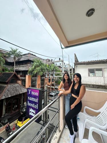 Balkón nebo terasa v ubytování Tnon Samui Hostel