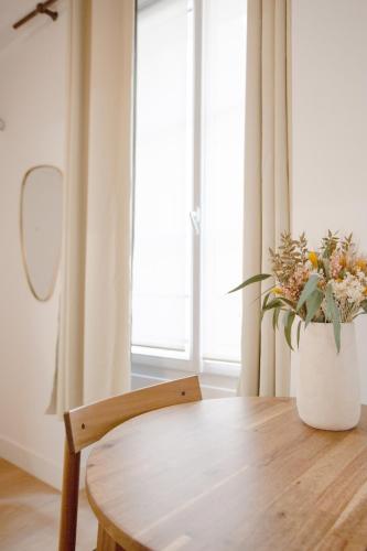 Notre Dame 3-Min Walk-Elegant Studio