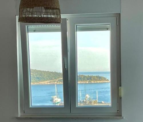 Sea Aldebaran Apartment with terrace and sea view