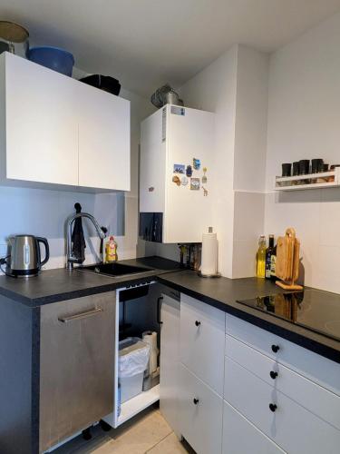 Кухня или мини-кухня в CityPark Apartment - modernes Zuhause für 4
