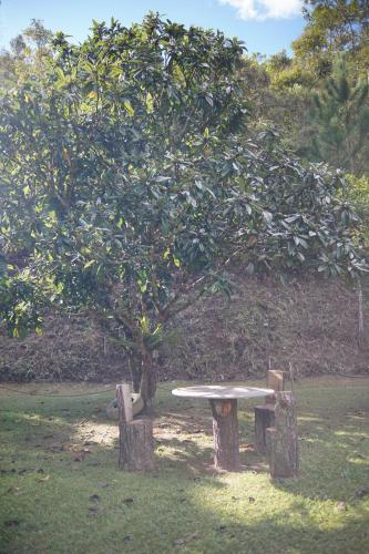 Taman di luar Casa Aconchegante próximo a LUMIAR
