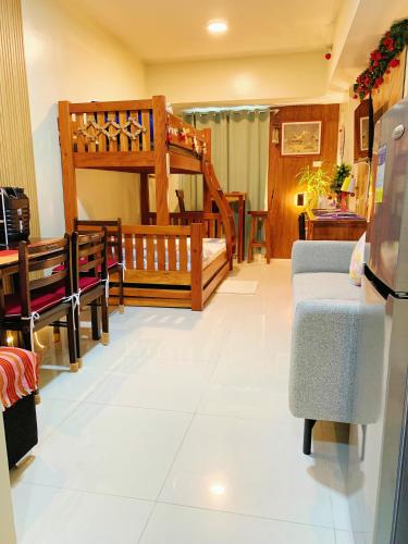 バギオにあるCozynest Condotel Baguioのギャラリーの写真