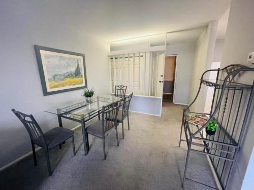 Gallery image of Pet-Friendly 1BR Condo Free Parking, Discount! in Cheltenham Village