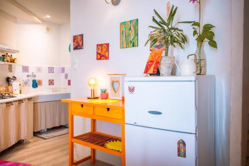 Kuchyň nebo kuchyňský kout v ubytování Petite Maison de Resource avec Cuisine