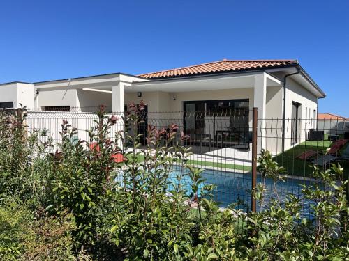 Villa neuve Héméra, 10 couchages, piscine & plage