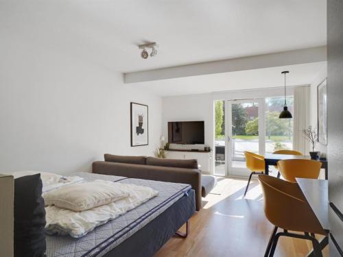 Μια τηλεόραση ή/και κέντρο ψυχαγωγίας στο Apartment Liv - 50m from the sea by Interhome