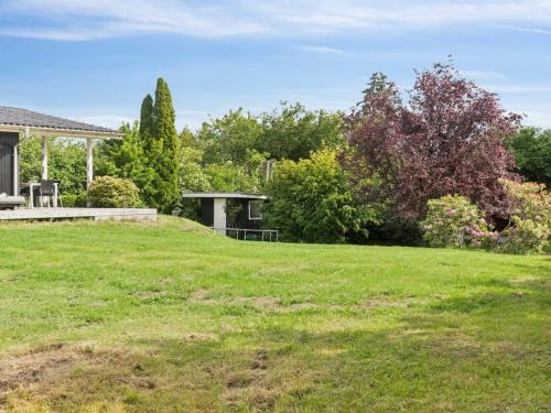 Zahrada ubytování Holiday Home Donco - 600m from the sea by Interhome