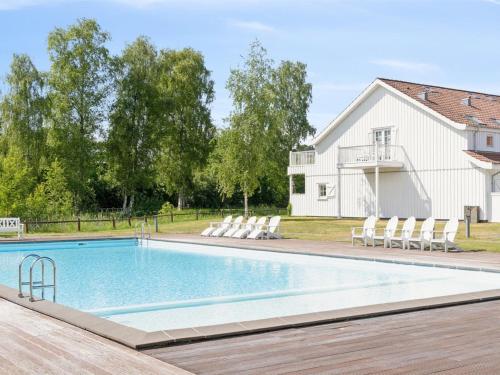 Πισίνα στο ή κοντά στο Holiday Home Anniek - 1km to the fjord by Interhome