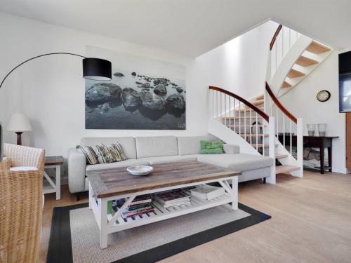 Χώρος καθιστικού στο Holiday Home Anniek - 1km to the fjord by Interhome