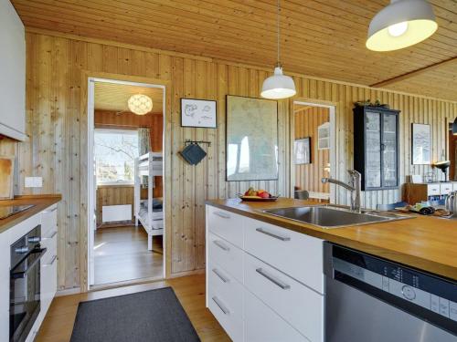 Dapur atau dapur kecil di Holiday Home Iadrik - 85m to the inlet by Interhome