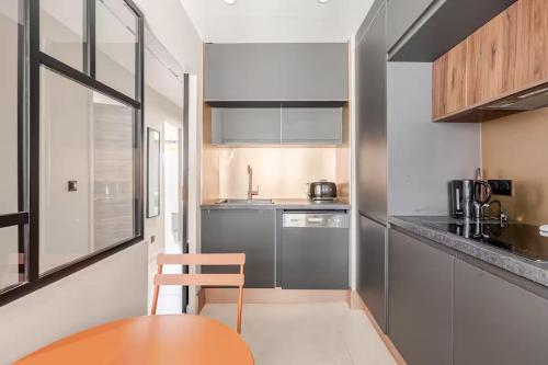 LX169 Design lumineux a deux pas de la Croisette
