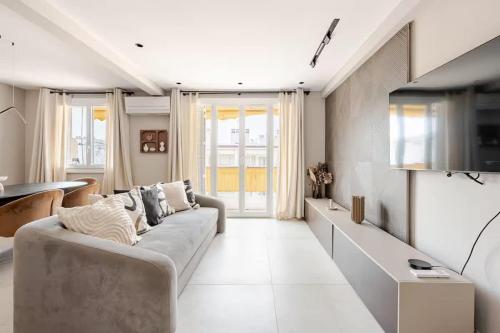 LX169 Design lumineux a deux pas de la Croisette