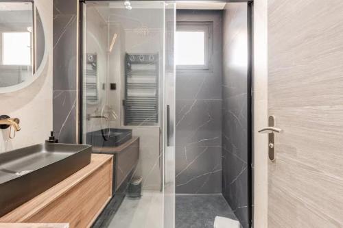 LX169 Design lumineux a deux pas de la Croisette