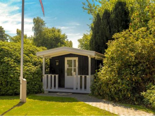 Jardín al aire libre en Holiday Home Cedomir - 625m from the sea by Interhome