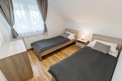 Una cama o camas en una habitación de Amber