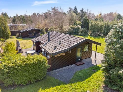 an overhead view of a cabin in a garden at Holiday Home Sander - 800m from the sea by Interhome in Højby