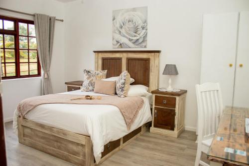Storms River Guest Lodgeにあるベッド