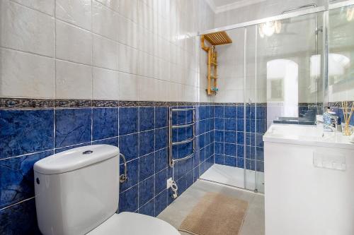 Cozy 2BR Flat with Terrace & Pool