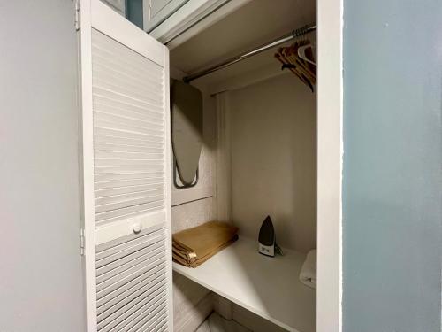 Gambar di galeri bagi 3 bedrooms in 2nd floor Modern Brooklyn home, Close to J train di Brooklyn