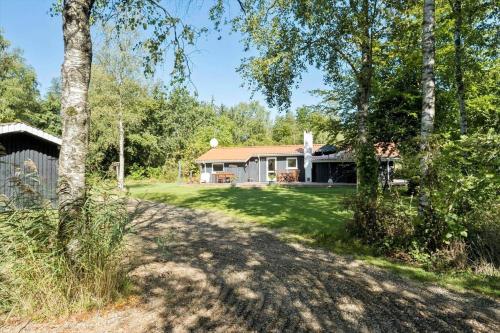a view of a house from the road at JB179-Fjerritslev-Slojbrovej-77 in Gøttrup