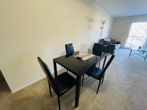 Fotografie z fotogalerie ubytování Charming 2br 2b In Elkins Park, Parking, Pool v destinaci Filadelfie