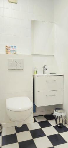 Appartement spacieux, lumineux et climatisé, proche tram V photo 14