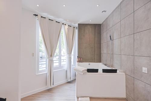 LES BULLES DE MONA - Chic - Spa - Clim