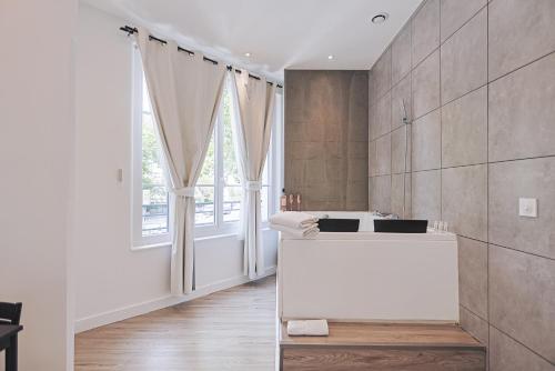 LES BULLES DE MONA - Chic - Spa - Clim