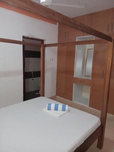 Katil atau katil-katil dalam bilik di Mtwapa Luxury Residence 101