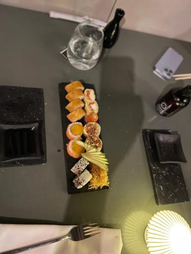Makanan di atau berdekatan apartmen