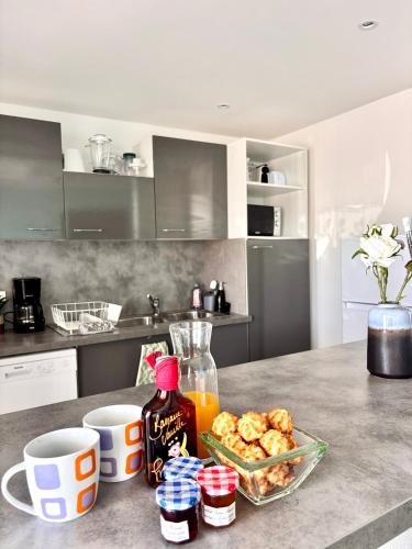 Η κουζίνα ή μικρή κουζίνα στο Bright & Spacious 3BR retreat in Saint-Martin