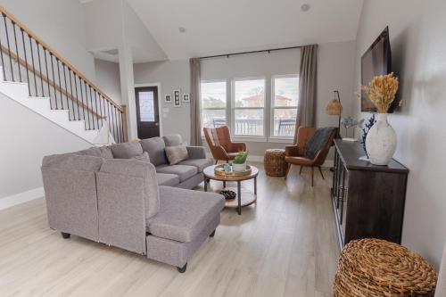 Χώρος καθιστικού στο Seabrook Shores 3br Bayfront Hideaway W Deck