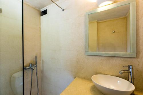 A bathroom at Sea View Villas