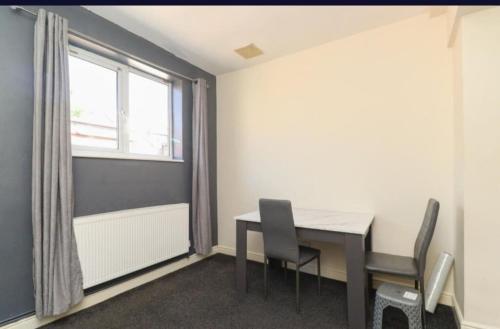 Φωτογραφία από το άλμπουμ του Beach Next Door Flat σε Margate
