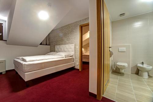 Koupelna v ubytování Hotel Skradinski Buk