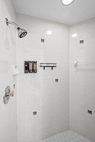 Ванная комната в Grand opening Vacation rental single family home
