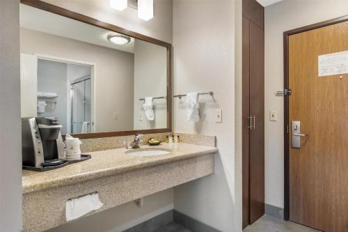 Ένα μπάνιο στο Best Western Plus Wenatchee Downtown Hotel